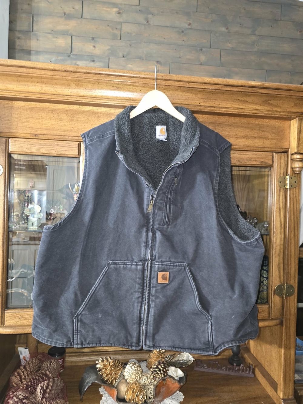 Carhartt Men's Sherpa-Lined Vest — Charcoal Gray